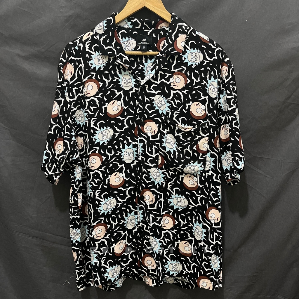 [HM-03] H&M x Rick and Morty Shortsleeve Shirt Unisex | Kemeja Lengan Pendek Pria Wanita