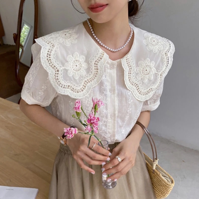 [READY] YOO-JUNG COLLAR EMBROIDERY CROP TOP