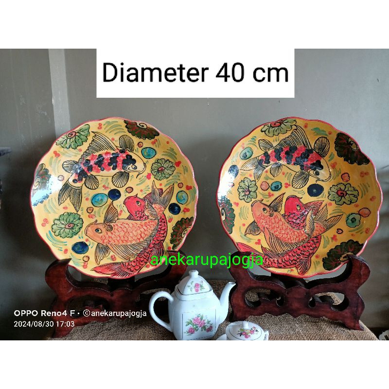 2 buah piring keramik lukis motif imari immari gambar ikan koi dasar kuning  untuk dekorasi hiasan d