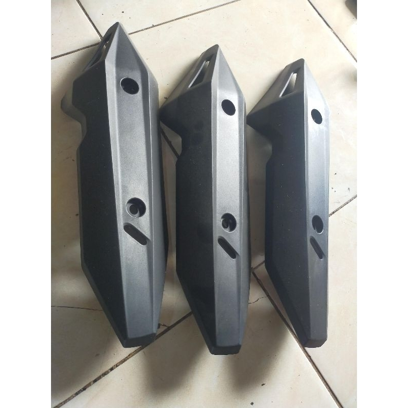 Tameng Knalpot Cover Tutup Knalpot Vario 125-150 All New Keyless Ori K59