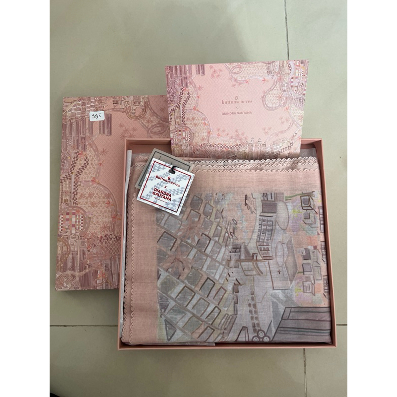 The GrandPrix Buttonscarves Marshal