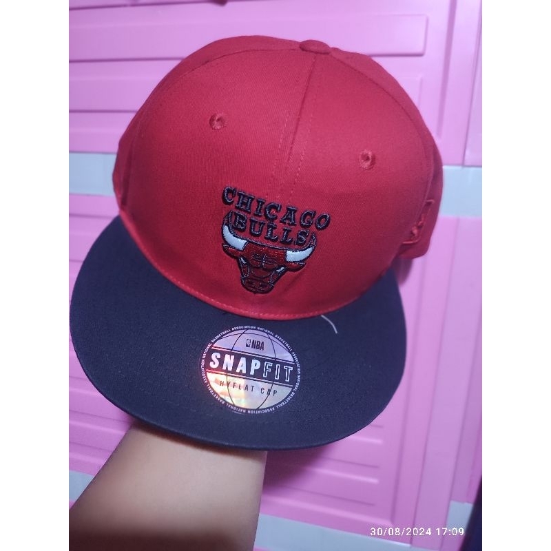 topi Chicago bulls merah