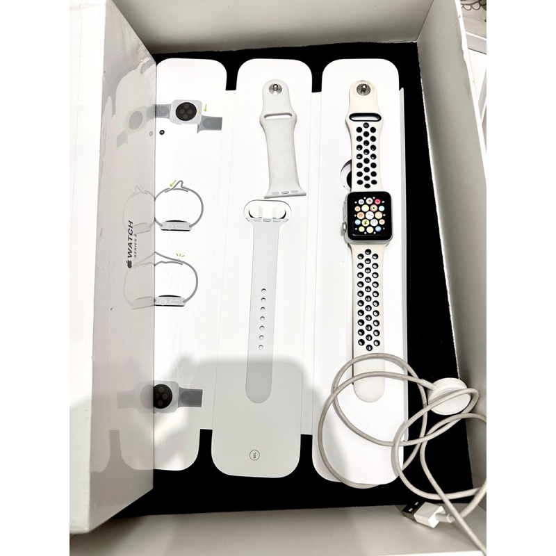 Apple Watch Series 3 38mm Silver Aluminum White Sport Band (GPS)