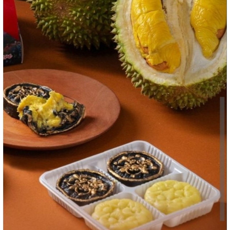 

SNOWSKIN MOONCAKE DURIAN MUSANG KING ISI 4 PCS SNOW SKIN MOON CAKE DURIAN ASLI MUSANGKING