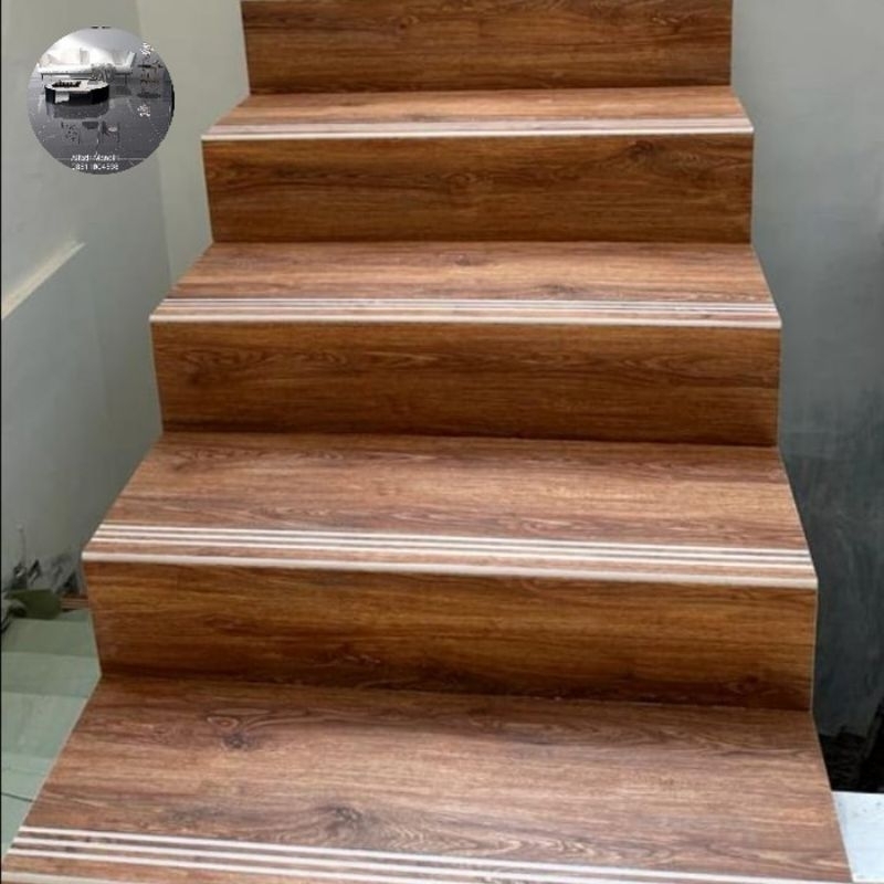granit tangga 30x80 20x80 motif kayu nuca drak brown by Garuda tile