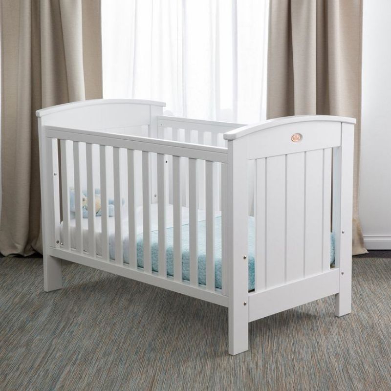 Tempat tidur bayi/box bayi kayu/box bayi modern