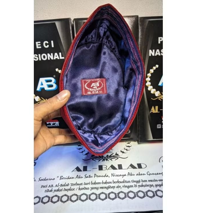 SONGKOK PECI AL BALAD MERAH