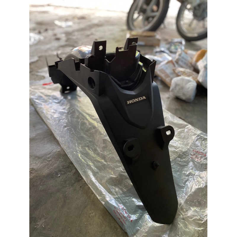 Spakbor belakang revo absolute Spakbor belakang revo 110 Spakbor revo absolute Spakbor revo 110 8010