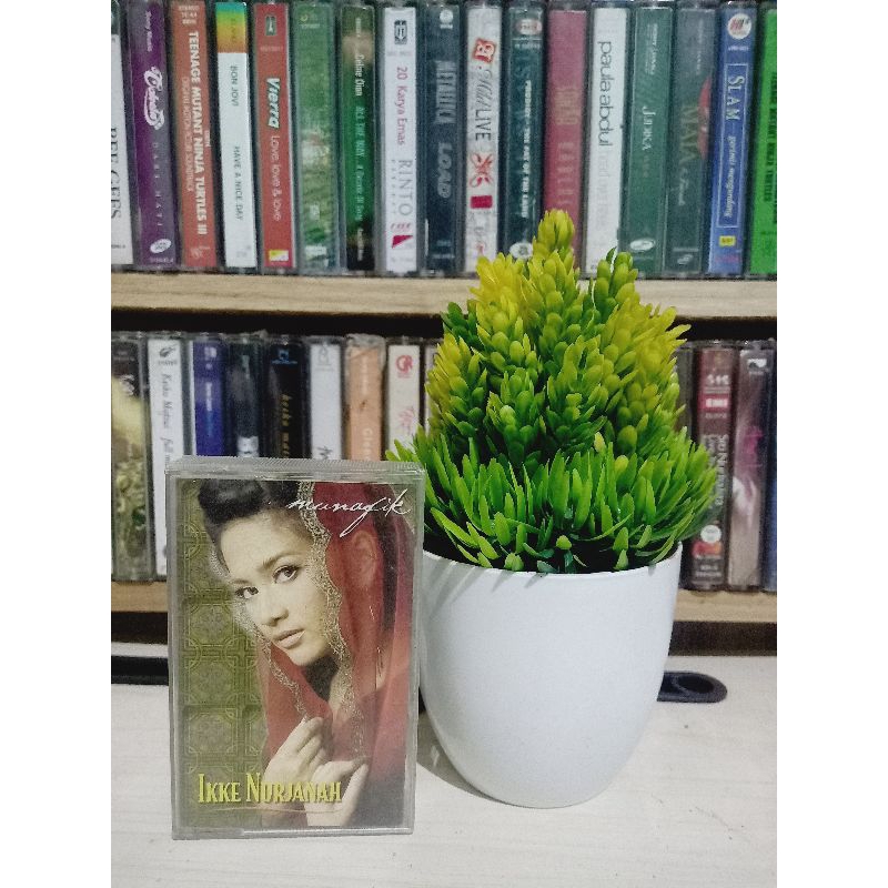 KASET IKKE NURJANAH ALBUM MUNAFIK