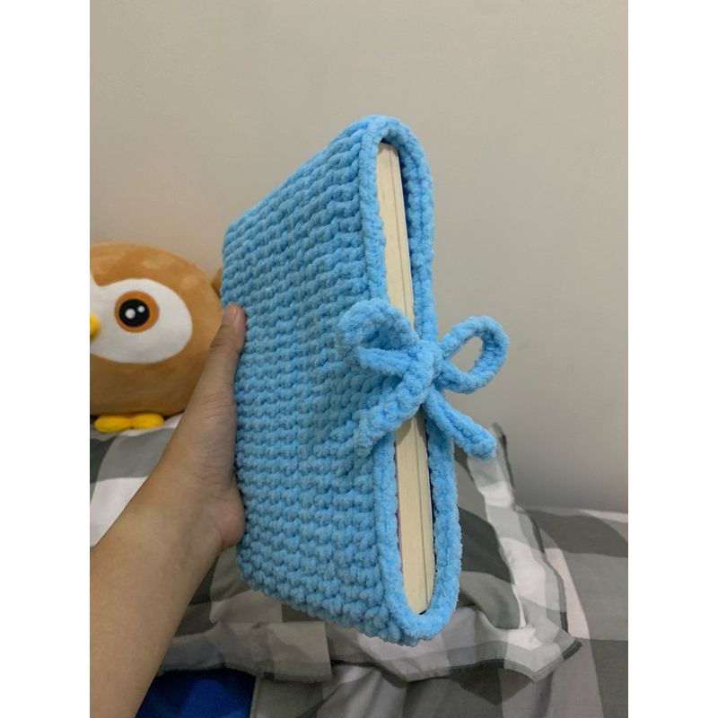 

book sleeve sampul buku pelindung buku rajut