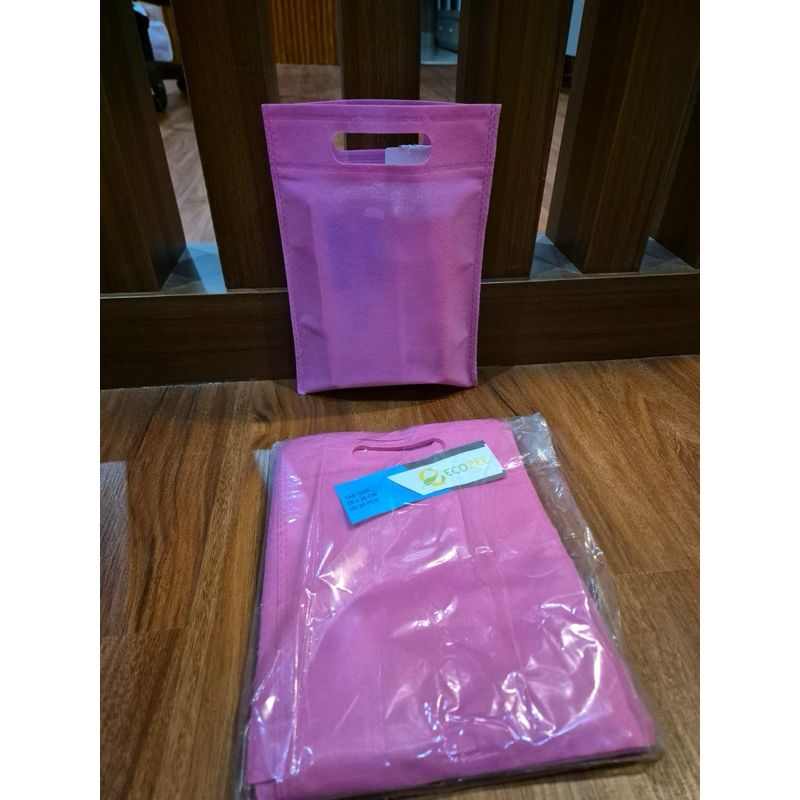 

GOODIE BAG/ TAS OVAL / TAS SPUNBOND / TOTEBAG 20x26