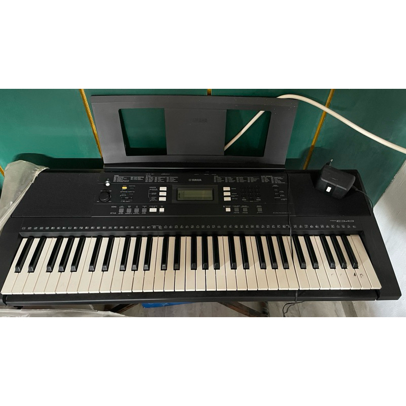 Yamaha piano PSR E 343