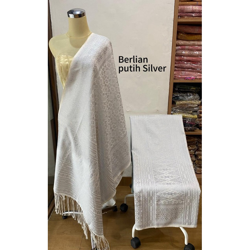 Songket Tumtuman Tanpa Sambungan Benang Berlian Bahan Sutra Warna Putih Abu Silver