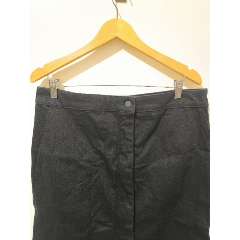 Preloved Rok Jeans Hitam by Uniqlo