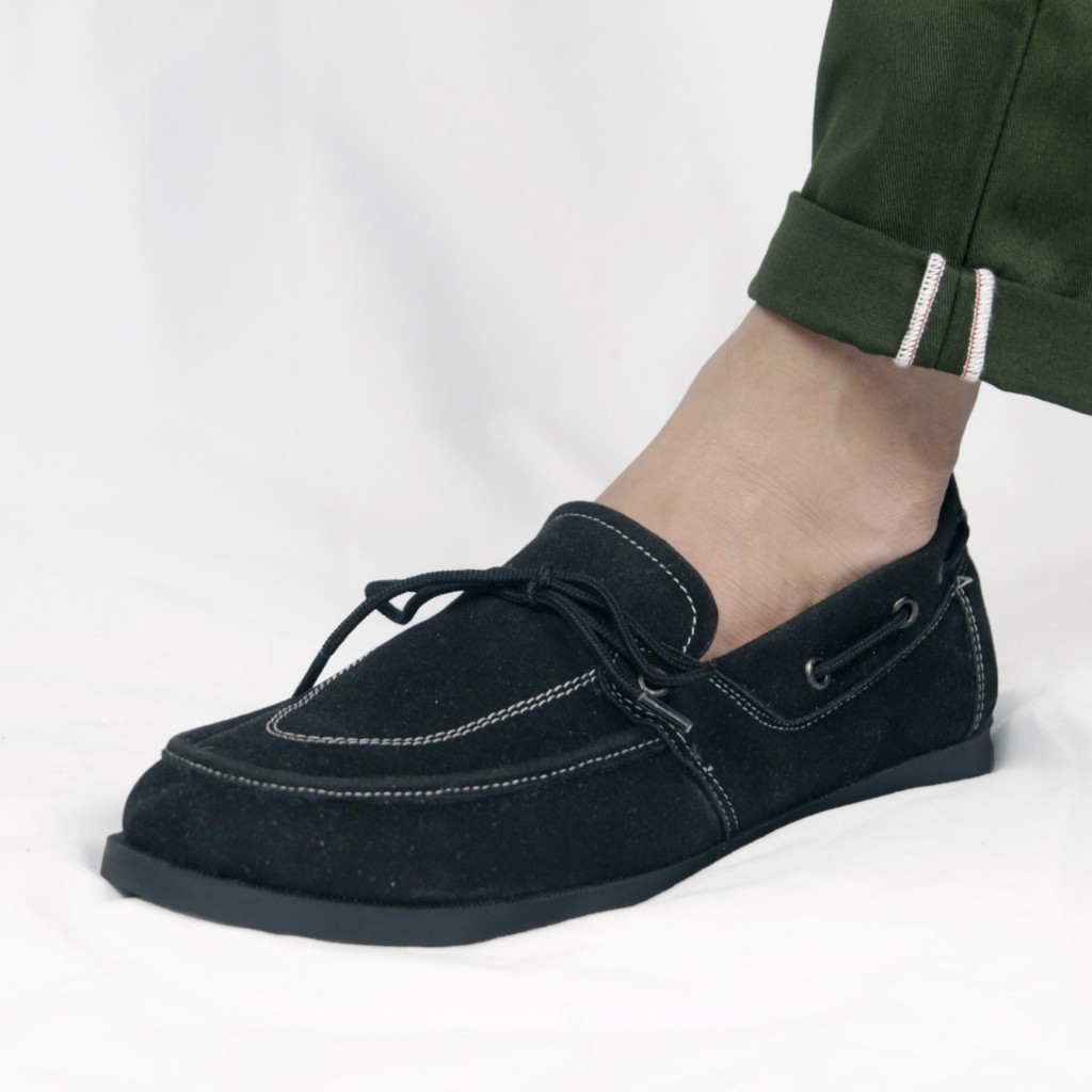 Temukan Sepatu Kasual Pria // sepatu slip on pria // slip on pria // pantofel pria // sepatu formal 