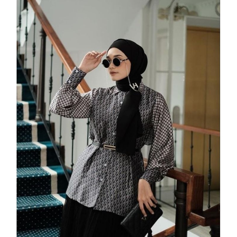 PRELOVED❗Vanilla Hijab Mono Shirt Oscar