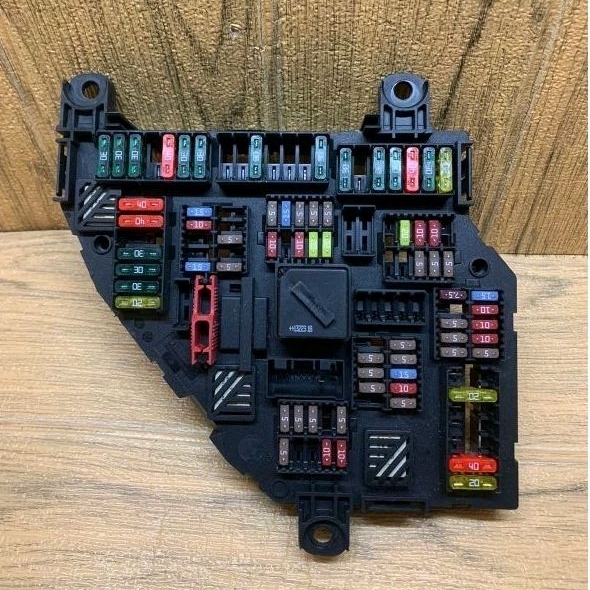 FUSE BOX SEKRING BMW SERIES 7 F01 F02 F06 F10 F12 F13 M5 REAR BELAKANG ORIGINAL