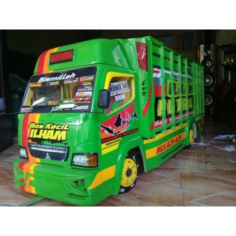 miniatur truk trek oleng kayu asli full lampu LED bos cilik Wahyu abadi Rendi andika