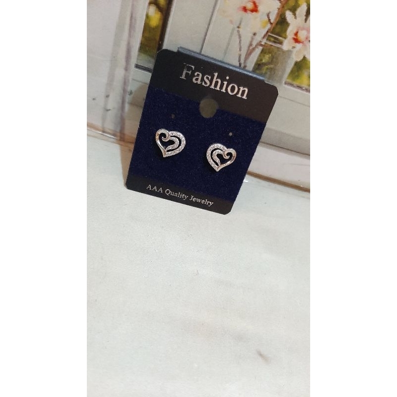 Anting Korea Motif Love / Anting Love Korea Chrome Emas Putih