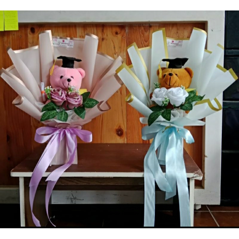 Buket wisuda/buket boneka/buket wisuda boneka/buket sempro/buket ultah/buket bunga /buket wisuda bon