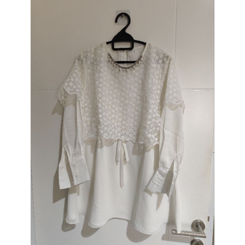 Fiqa Top White by Aleza Label