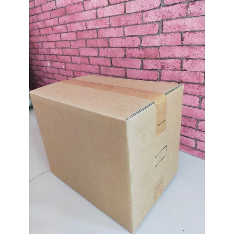 

Kardus bekas ukuran 32x22x26 bahan kokoh dan tebal