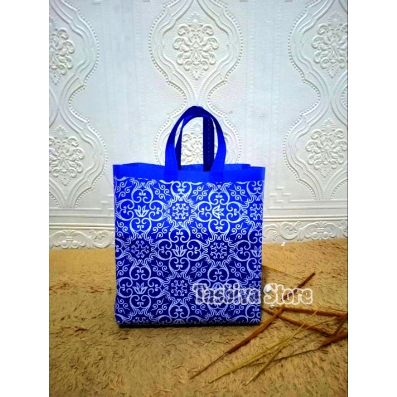

Tas Press Box Motif Batik (Harga untuk 1 Lusin / 12pcs)