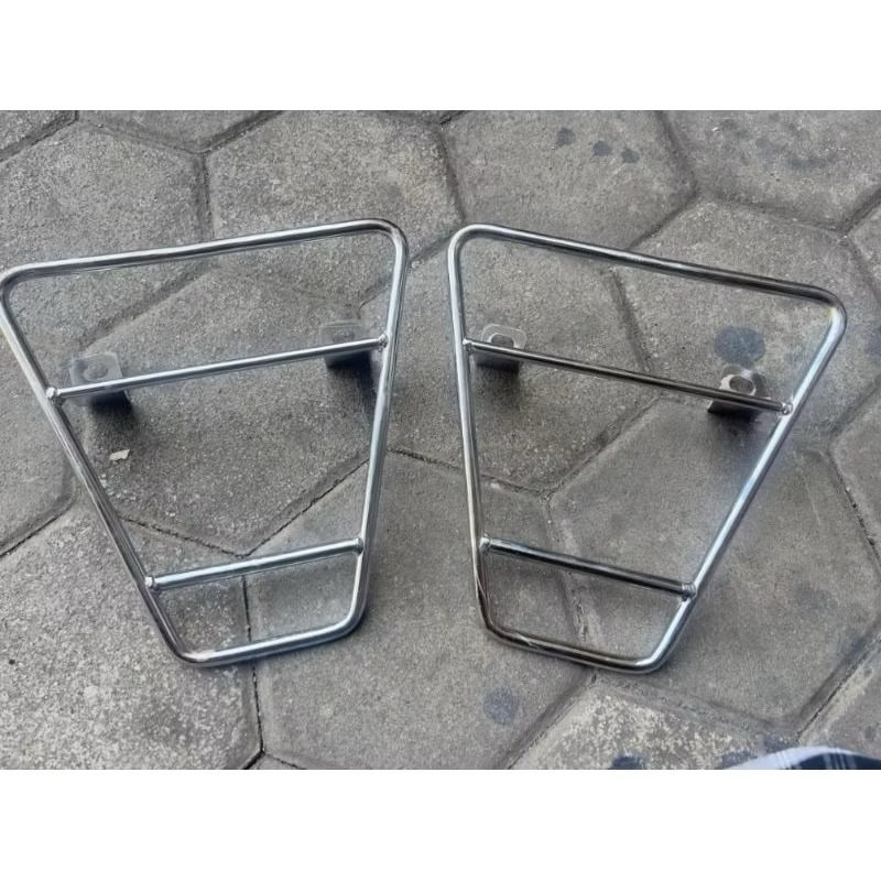 Dudukan tas begel samping honda win win100 side bag samping honda win100