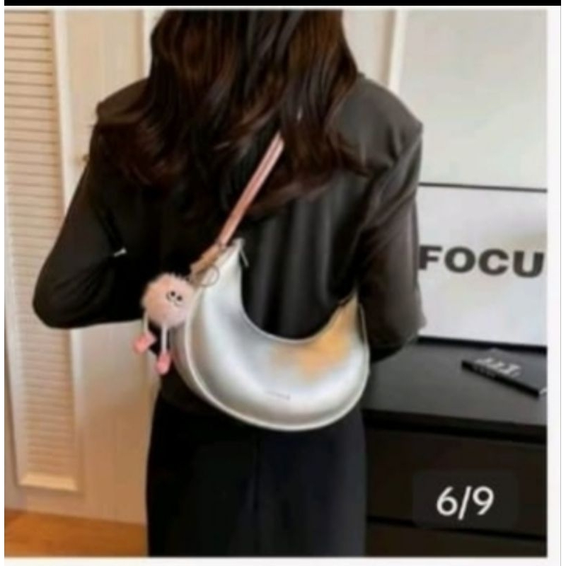 Preloved Tas Tenteng silver