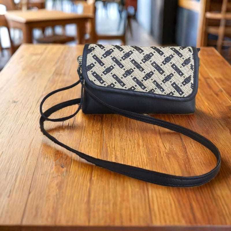 Tas Selempang anyaman rotan asli Kalimantan/Tas Rotan/Tas Anyam