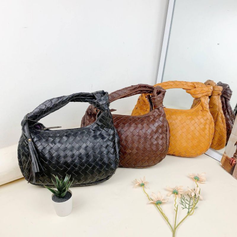 Tas Wanita Kulit sapi asli Graca Anyam series