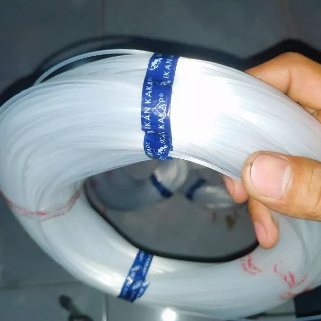 Senar Layangan Ukuran Besar