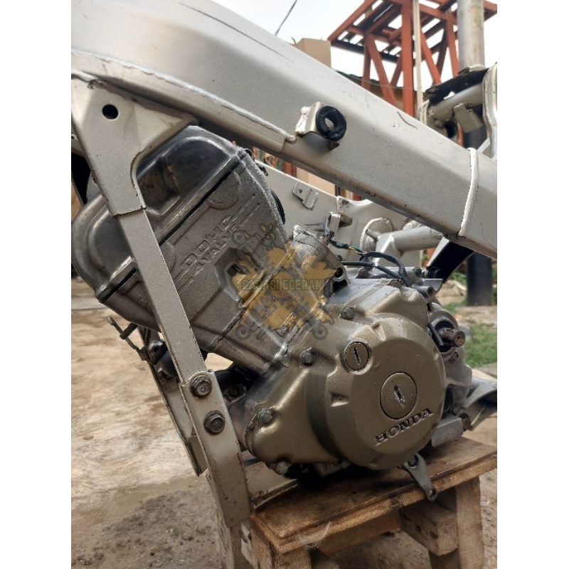 DOKUMEN CBR 150 R 2004( BIRU ORANGE )