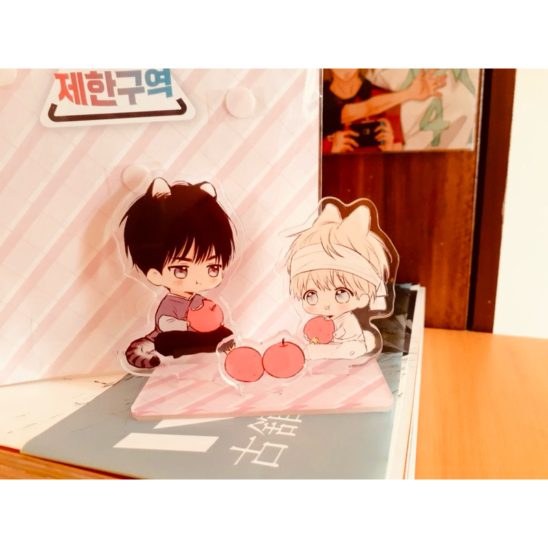 Arcylic standee No Love Zone