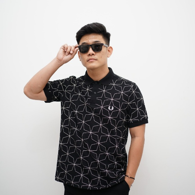 Fred Perry Polo Star Monogram Shirt In Black Kemeja Kaos Pria dan Wanita Original