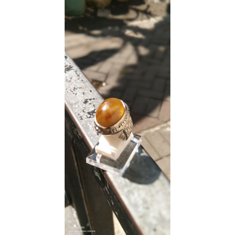 Cincin serat cendana rambut emas