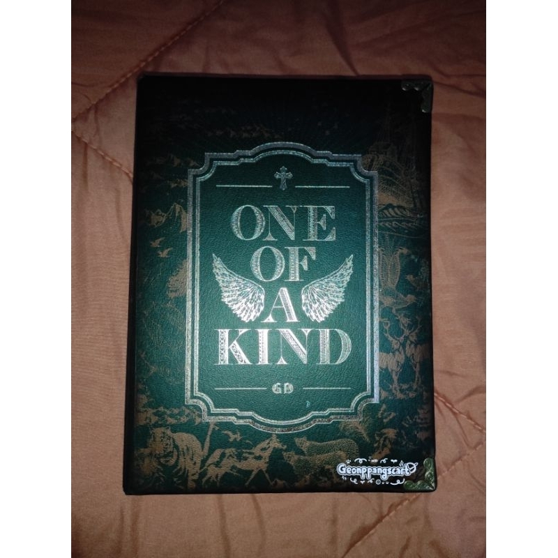 G-Dragon One of a kind albumno cd (only 8 postcard) DAMAGE