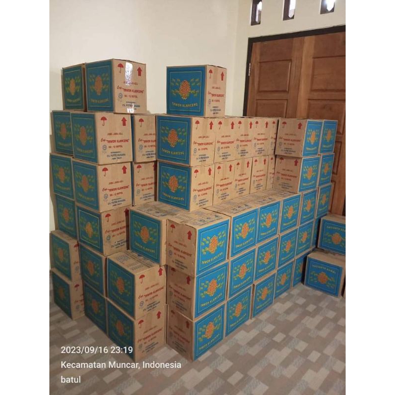 

PAKET 1 DUS HEMAT ONGKIR isi 12 BOTOL TAWON KLANCENG HUSADA 600ml PLASTIK