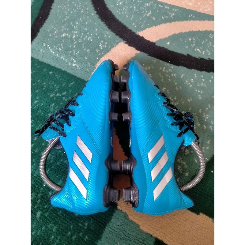 SEPATU BOLA ADIDAS NO 41 SECOND BEKAS ORIGINAL