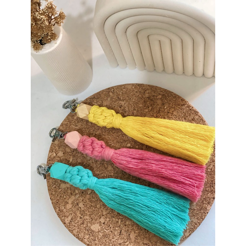 Macrame keychain//souvenir wedding//hampers//hadiah unik