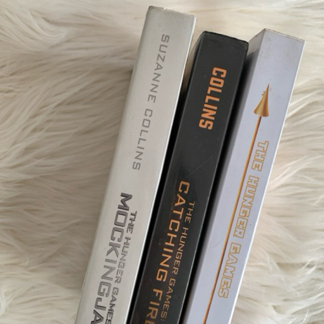 (PRELOVED) The Hunger Games Set (booked)