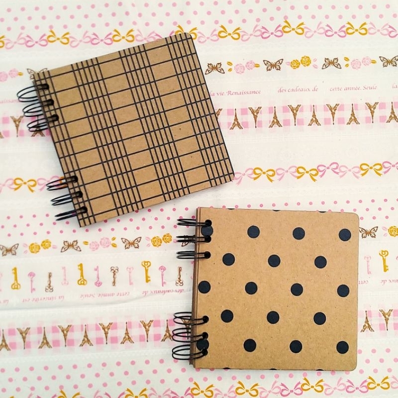 

DP064 Scrapbook Album 13cm x 12.7cm (cover)