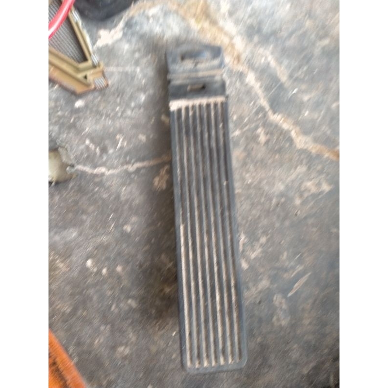 Pedal gas Mercedes-Benz w124