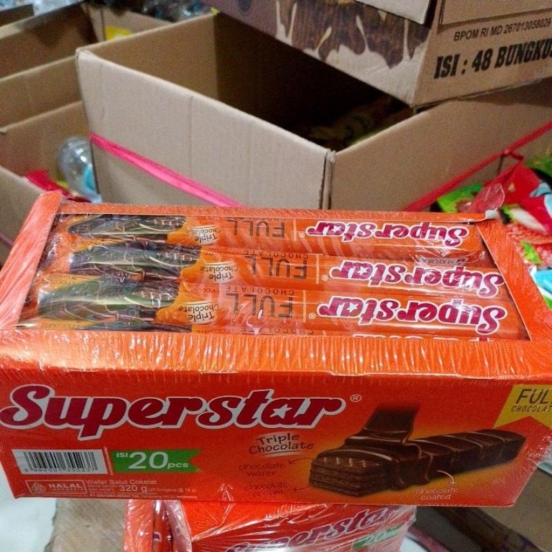 

Superstar Wafer Triple Chocolate Wafer Salut Cokelat isi 20 pcs