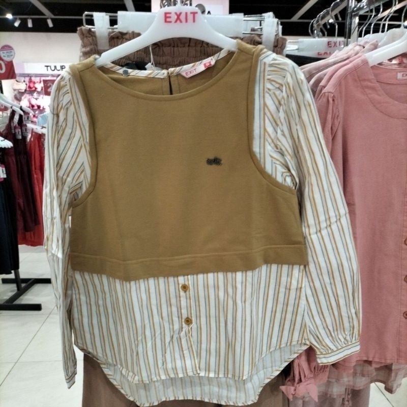 BLOUSE EXIT