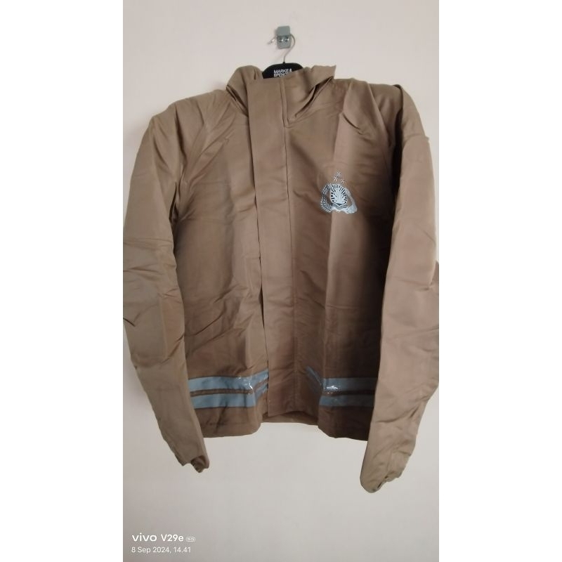 Jaket Parasut / Jas Hujan Jatah Pembagian Polri Satu Stell Pembagian Terbaru 2024