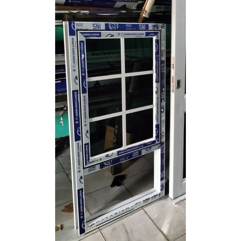 jendela alumunium ornamen + kaca mati