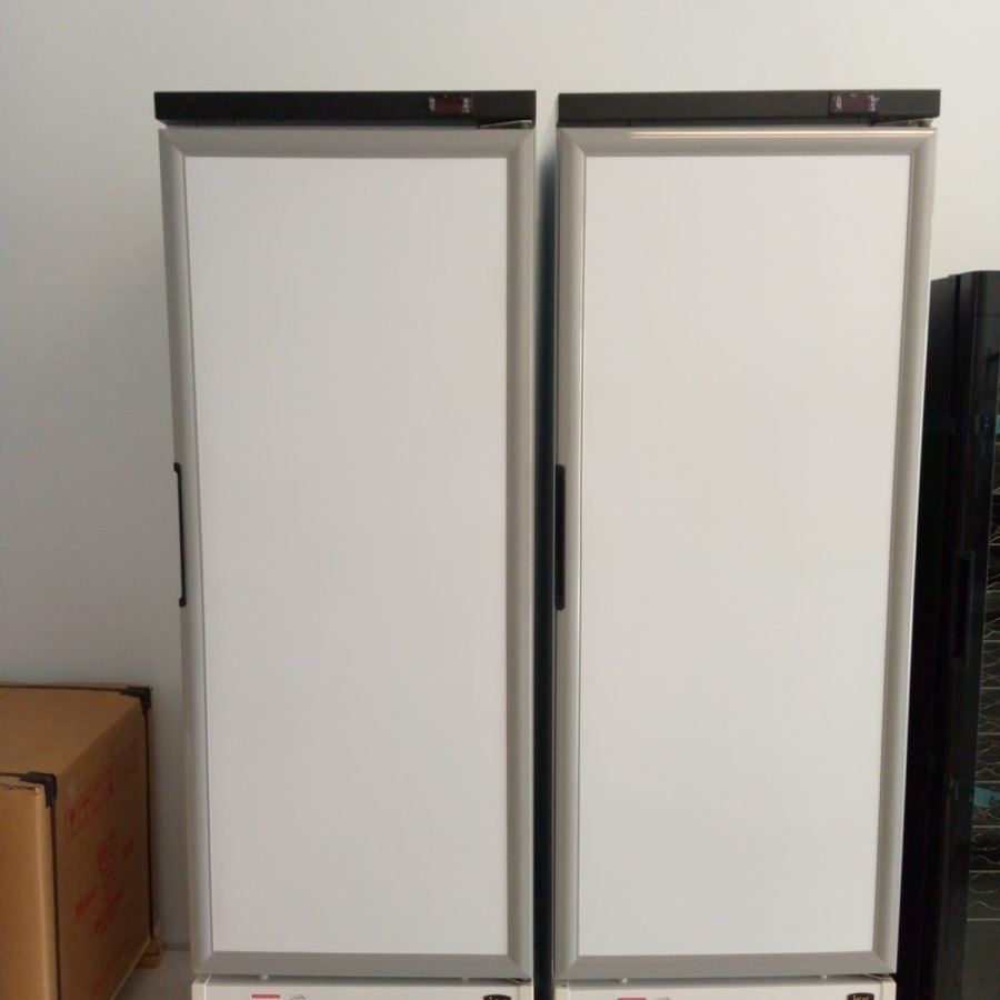 Kulkas Minuman Dingin Upright Chiller Solid Door Jetcool CK-JC370S