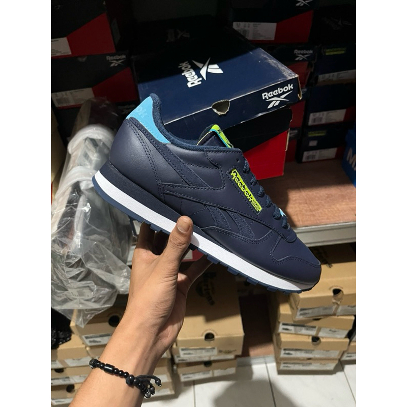 SEPATU REEBOK CLASSIC LEATHER ORIGINAL 100%