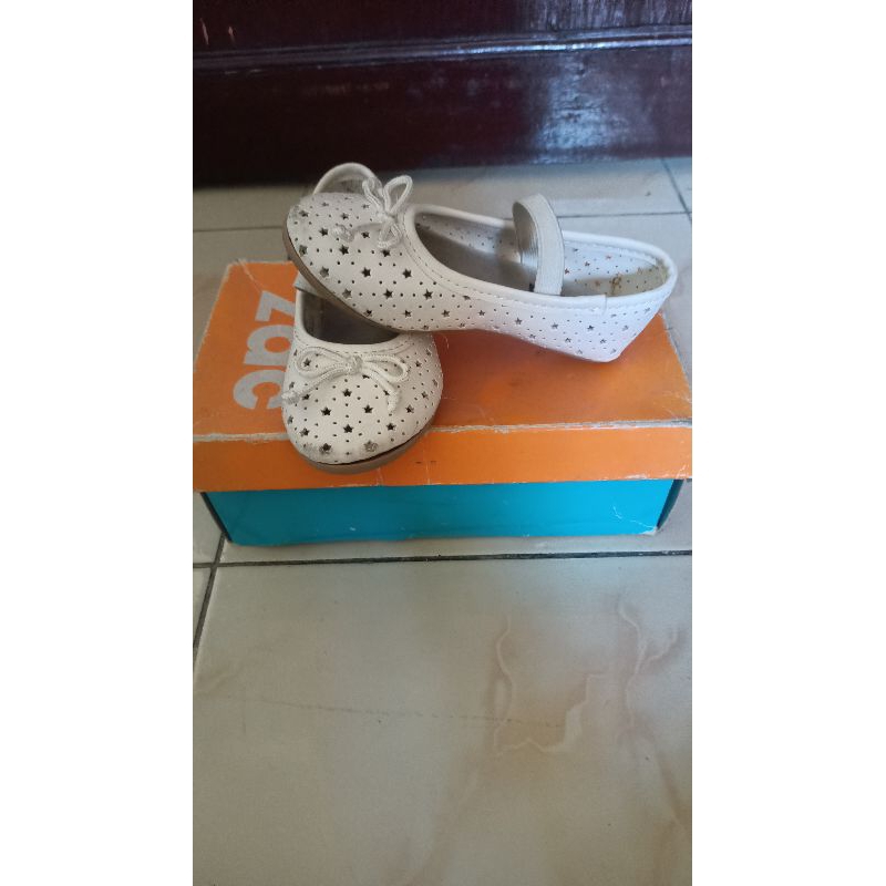 Preloved Zoe & Zac Flat Shoes